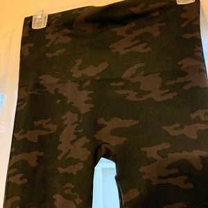 Spanx seamless camo print leggings
